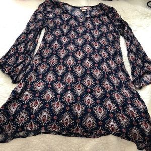 MOSSIMO Navy dress with belle sleeves.